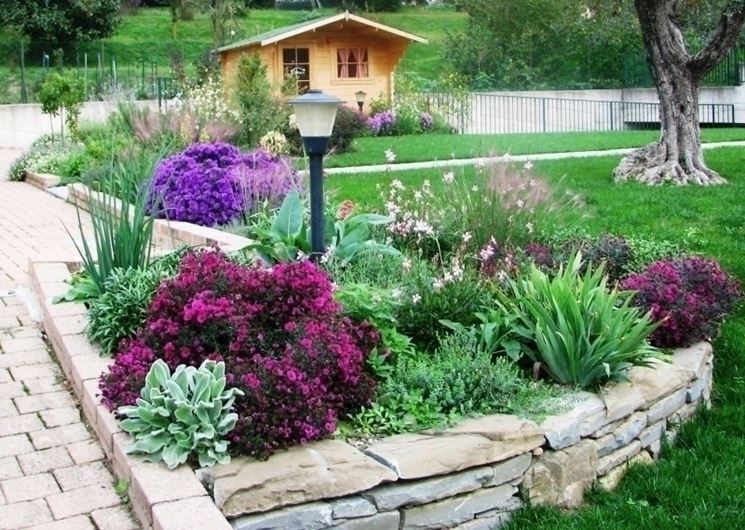Idee e consigli su come realizzare l aiuola perfetta per for Idee aiuole giardino